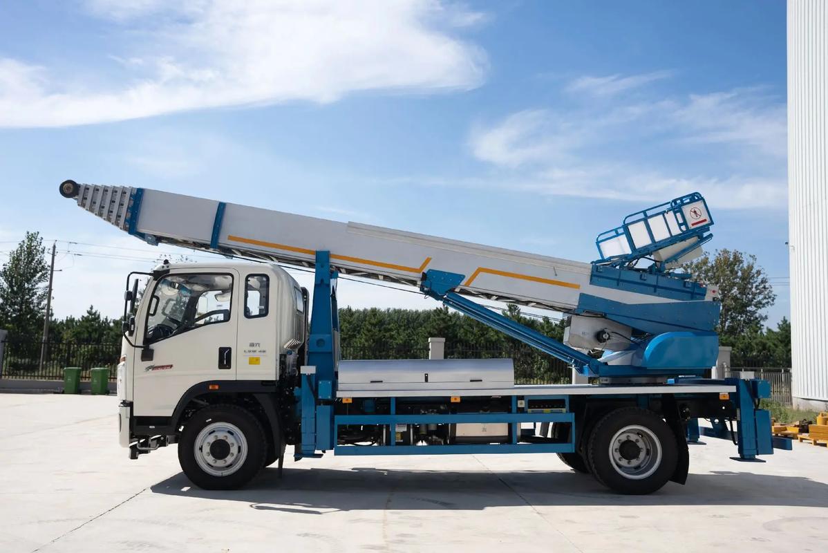 太仓云梯上料车租赁费用