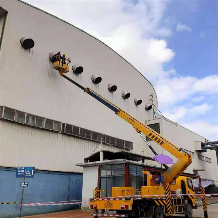 太仓高空作业车出租服务：专业广告牌安装解决方案