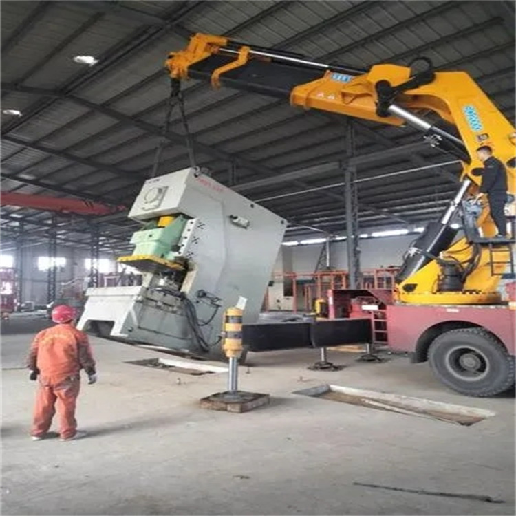 太仓80吨折臂吊车出租附近电话