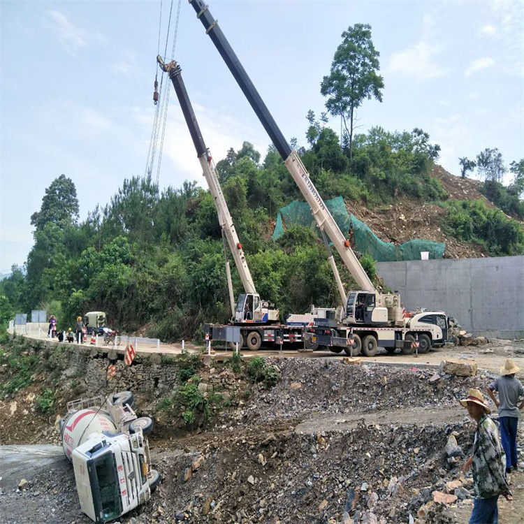 太仓汽车掉沟里叫吊车救援要多少钱