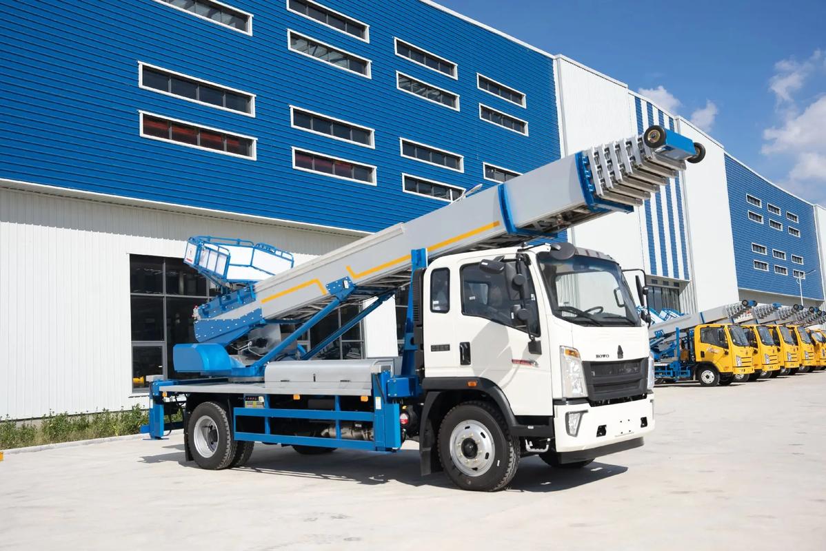 太仓出租云梯车高空作业车 建筑垃圾搬运