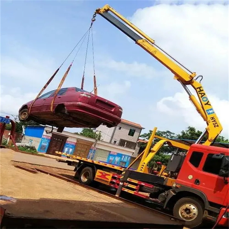 太仓吊车吊汽车的正确方法